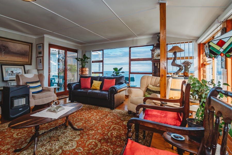 5 Bedroom Property for Sale in Herolds Bay Western Cape
